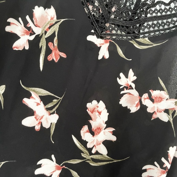 Paper Crane Pink Floral Tank Top - Picture 4 of 7